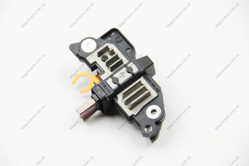 Реле-регулятор генератора MB Vito 2,1CDI 03- BOSCH F00M144143 (фото 1)