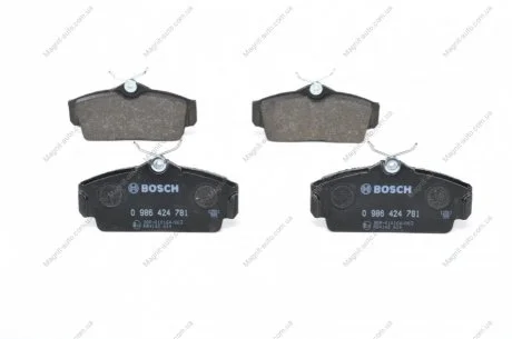 Комплект тормозных колодок переднего., NISSAN ALMERA II, PRIMERA 1.5-2.2D 06.90-11.06 BOSCH 0986424781