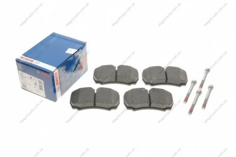 Комплект тормозных колодок. BOSCH 0986424750