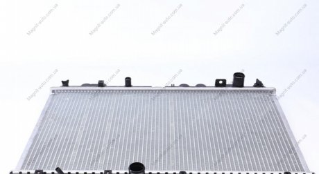 Радиатор системы охлаждения двигателя NRF 509517 (фото 1)