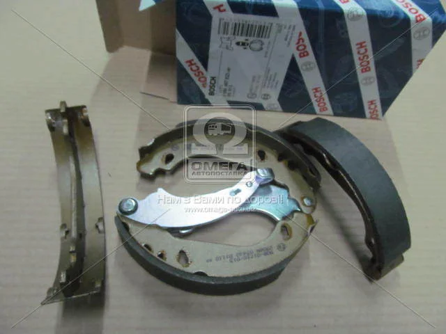 Тормозные колодки барабанные BOSCH 0986487823 (фото 1)