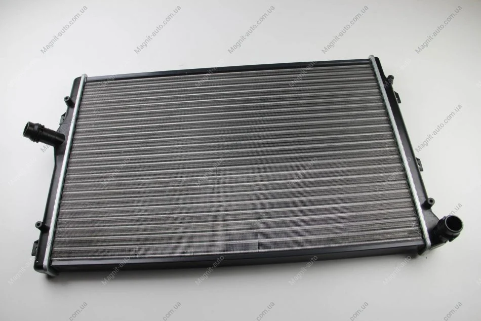 Радиатор охлаждения Audi A3,TT/Seat Leon, Toledo III/Skoda Octavia II,SuperB II/VW CaddyIII, Golf V, VI,Jetta III,Passat,Touran МКПП 04- Asam ASAM 32198 (фото 1)