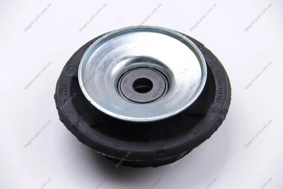 Опора амортизатора VW Corrado/Golf/Passat "F "88-"99 LEMFORDER 10240 02 (фото 1)