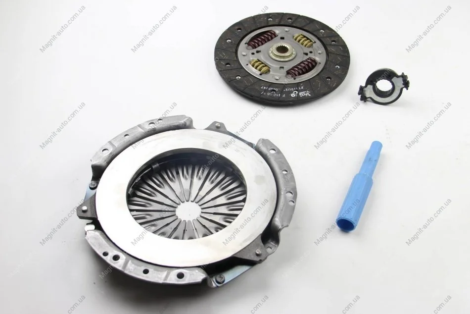 Зчеплення компл. CITROEN/FIAT/PEUGEOT Jumpy/Scudo/Expert "1,9D "95-03 Valeo 821420 (фото 1)