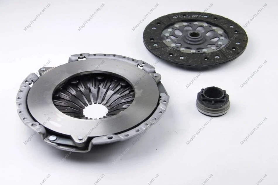 Сцепление AUDI A4-A6, VW PASSAT 2.4-2.6-2.8 94-05 (Пр-во Luk) LuK 624 3032 00 (фото 1)