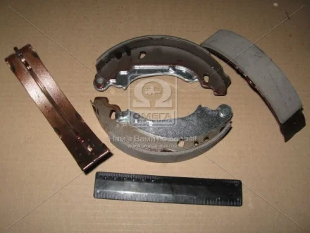 Колодки тормозные барабанные, комплект, PEUGEOT 206 07- TRW GS8642