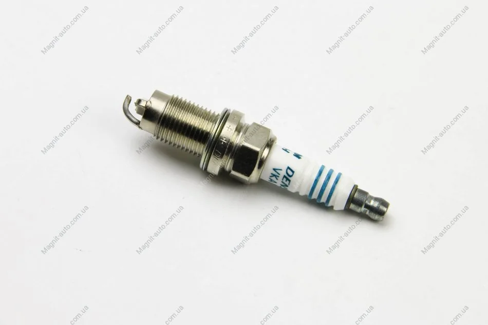 Свеча Denso Iridium Tough (5622) DENSO VKA16 (фото 1)