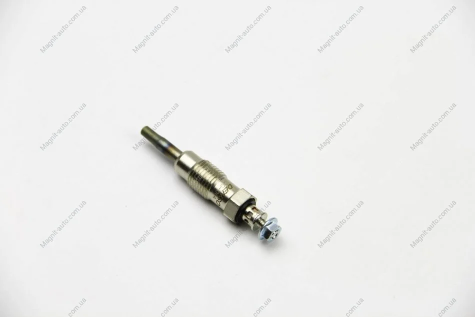 Свічка розжарювання Denso CITROEN/FIAT/PEUGEOT/RENAULT AX/Ducato/106/Trafic "1,4-2,5 "80-02 DENSO DG004 (фото 1)