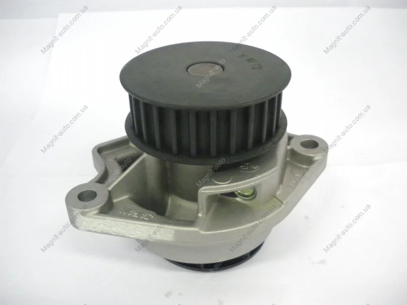 Насос водяной VW Bora 1.6 20-05/ Golf 1.6 20-06/ Polo 1.0/1.4 99-01/ Caddi 1.4 00-04 (GWVW13A) GMB GWVW-13A (фото 1)