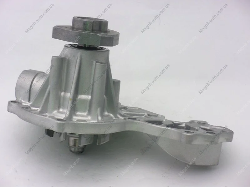 Насос водяной Audi 80/100/A6/ Seat Cordoba -02/ VW Caddy/Golf -05/Passat -00 (GWVW07A) GMB GWVW-07A (фото 1)