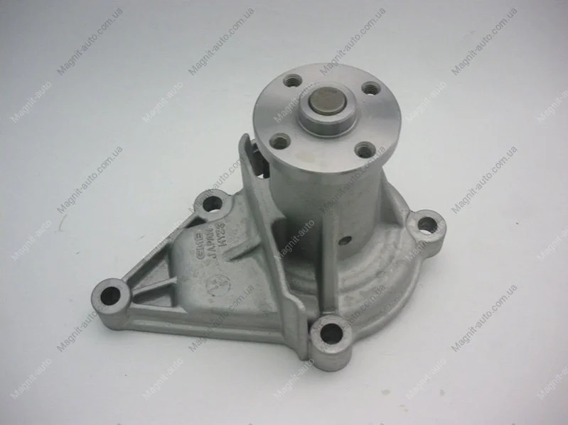 Насос водяний Hyundai Accent (95-), Elantra (00-), Getz (02-), Matrix (01-) GMB GWHY-23A (фото 1)