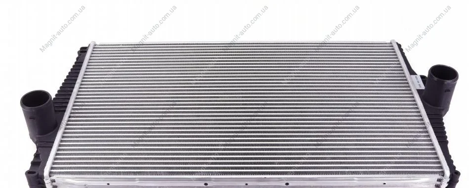 Радиатор интеркулера NRF 30250 (фото 1)