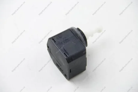Коректор фари A3/A6/ASTRA/SPRINTER 01- HELLA 6NM008 830-601
