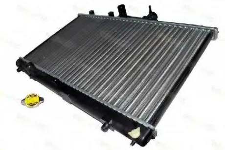 Радіатор двигуна (мкпп) TOYOTA CELICA, COROLLA 1.3-1.8 05.92-10.01 THERMOTEC D72002TT