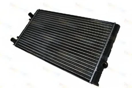 Радиатор двигателя (мкпп) VW GOLF III, GOLF IV, PASSAT B3/B4, POLO, POLO II, VENTO 1.4D/1.8/1.9D 05.89-06.02 THERMOTEC D7W007TT