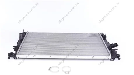 Радиатор двигателя (мкпп) VOLVO C30, C70 II, S40 II, V50 FORD C-MAX, FOCUS C-MAX, FOCUS II MAZDA 3 1.3-2.5 10.03-12.12 THERMOTEC D7G002TT