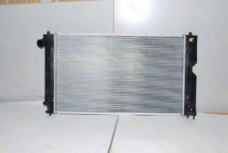 Радіатор двигуна (мкпп) TOYOTA AVENSIS, COROLLA, COROLLA VERSO 1.4D/2.0D 09.00-03.09 THERMOTEC D72004TT
