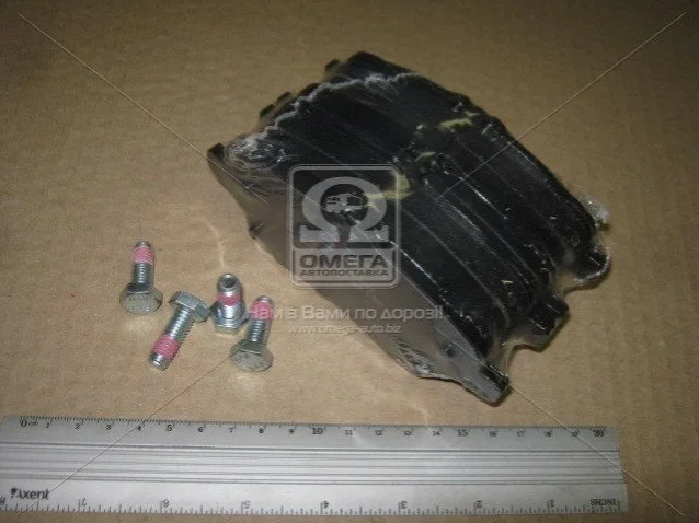 Колодки тормозные дисковые передние Ford Fiesta VI, Transit (14-) CHAMPION 573363CH (фото 1)