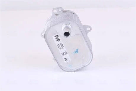 CHгODNICA OLEJU AUDI A4/A5/A6/A7/Q5 2,0D 13- NISSENS 90960