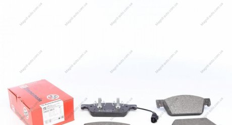 Комплект тормозных колодок, дисковый тормоз ZIMMERMANN 246231802 (фото 1)