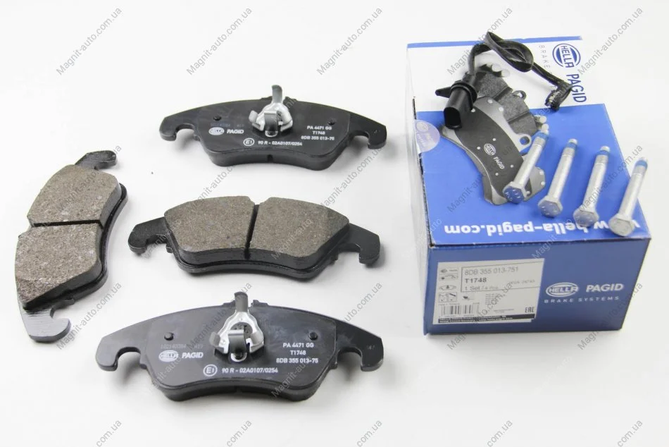 Комплект тормозных колодок, дисковый тормоз HELLA 8DB355013751 (фото 1)