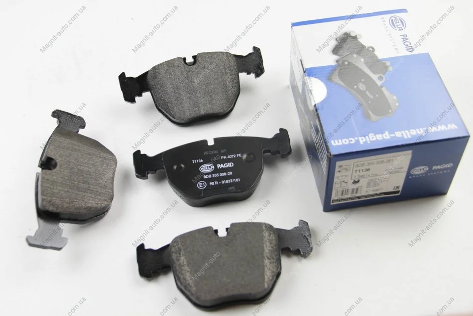 Комплект гальмівних колодок, дискове гальмо HELLA 8DB355008281 (фото 1)
