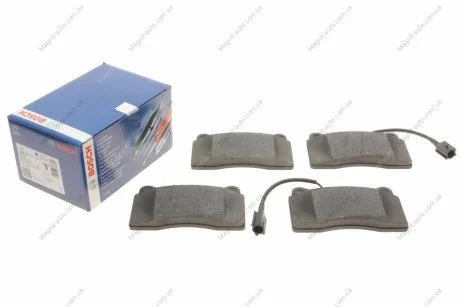 Комплект гальмівних колодок переднього., VOLVO S60 I, V70 II ALFA ROMEO 159, BRERA, GIULIETTA, SPIDER LANCIA DELTA III, KAPPA MASERATI GHIBLI III 1.6D-3.2 09.96- BOSCH 0986424577