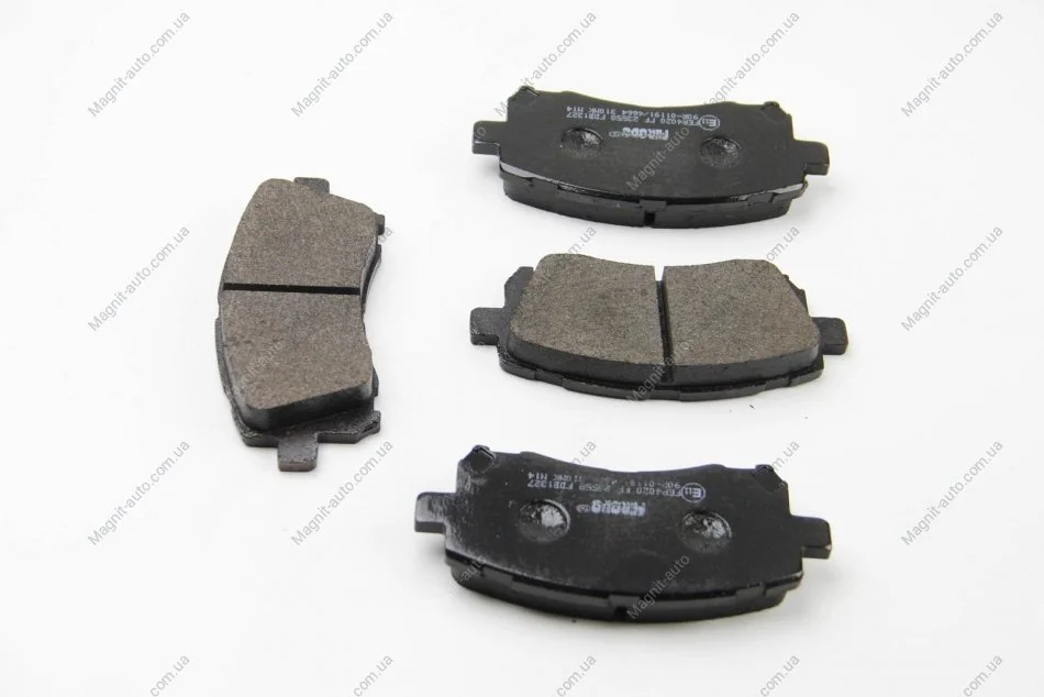 Комплект гальмівних колодок переднього., SUBARU FORESTER, IMPREZA, LEGACY II, LEGACY III, LEGACY OUTBACK, OUTBACK 1.6-3.0 03.94-09.09 FERODO FDB1327 (фото 1)