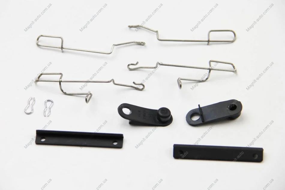 Монтажный к-кт тормозных колодок PEUGEOT 405/BOXER 92-02 AUTOFREN D42385A (фото 1)