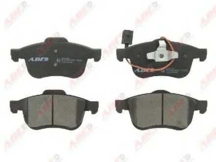 Комплект тормозных колодок переднего., ALFA ROMEO 159, BRERA, GIULIETTA, SPIDER 1.4-2.2 06.05-12.20 ABE C1D036ABE