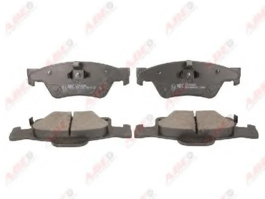 Комплект тормозных колодок задн., DODGE DURANGO JEEP GRAND CHEROKEE, GRAND CHEROKEE IV VW PASSAT B2 1.8-6.4 05.86- ABE C2Y026ABE (фото 1)