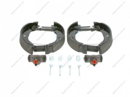 Комплект гальмівних колодок BOSCH 0204211392