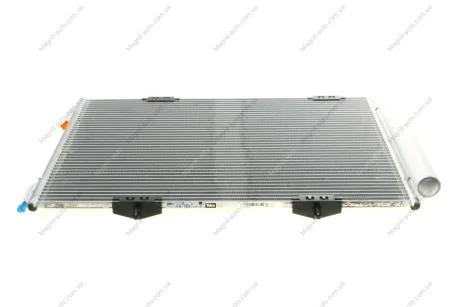 Радіатор кондиціонера (Конденсор) Valeo 818015