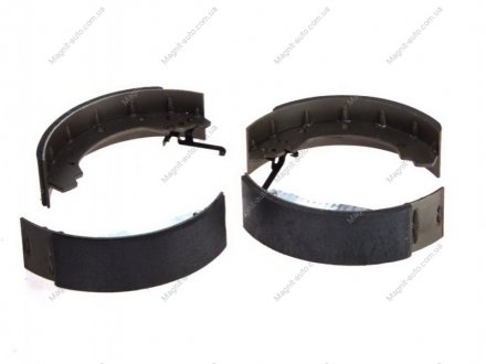 Комплект тормозных колодок LPR 06740