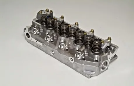 Голівка циліндра HYUNDAI GALLOPER I, GALLOPER II, H-1, H-1 / STAREX, H100, PORTER, TERRACAN KIA K2500, PREGIO MITSUBISHI L 300 / DELICA II, L 300 III, L200, L400, PAJERO CLASSIC 2.5D 05.86- AMC 908613