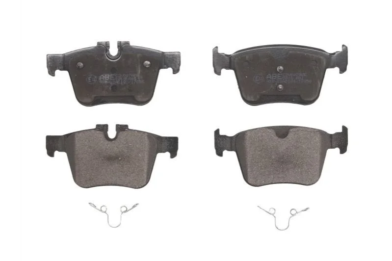 Комплект гальмівних колодок задній., VOLVO C40, EC40, EX40, S60 III, S90 II, V60 II, V90 II, XC40, XC60 II, XC90 II JAGUAR E-PACE, F-PACE, I-PACE, XE, XF II, XF SPORTBRAKE 1.5H-Electric 06.11- ABE C2V007ABE (фото 1)