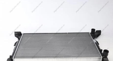 Радіатор двигуна VW LT 28-35 II, LT 28-46 II 2.3/2.5D/2.8D 05.96-07.06 Valeo 731605