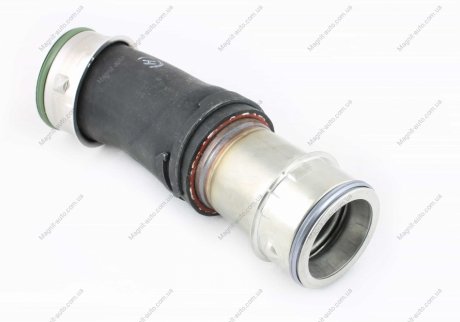 Патрубок интеркулера к турбине VW T5 2.5TD VAG 7H0145555C