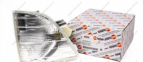 Поворотник R (прозорий) AUTOTECHTEILE 100 8202