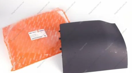 Клык бампера AUTOTECHTEILE 380 7031