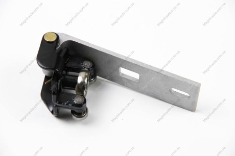 Ролик сдвижной двери (средний) Transit 86-00 (с кроншт.) BSG BSG 30-975-010