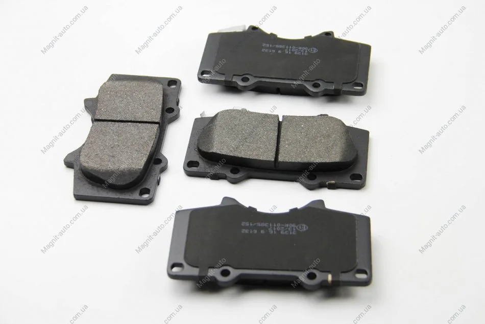 Тормозные колодки пер. Toyota Land Cruiser/Hilux VII/Lexus GX/ MITSUBISHI PAJERO 01- (sumitomo) BREMSI BP3139 (фото 1)
