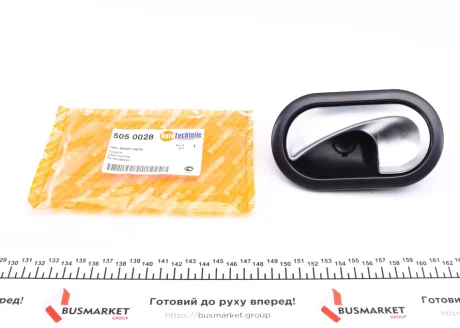 Ручка дверей ліва AUTOTECHTEILE 505 0028