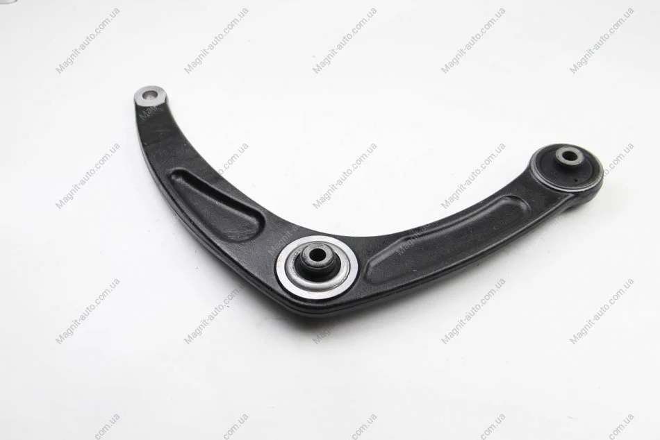 Рычаг подвески передних прав PEUGEOT PARTNER (08-), 307 (-12), CITROEN BERLINGO (08-), C4 (04-) AYD 97-01838 (фото 1)