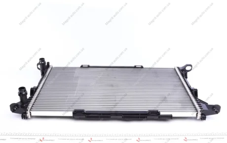 Радиатор масляный MAHLE / KNECHT CR 1060 000P