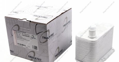 Радиатор масляный Trucktec automotive 08.18.015 (фото 1)