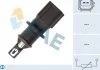 Датчик температури вхідного повітря CHRYSLER 300C, 300M, PT CRUISER, SEBRING, VOYAGER IV, VOYAGER V DODGE CALIBER, NEON II, NITRO JEEP CHEROKEE, COMPASS, GRAND CHEROKEE III 1.6-6.1 07.98- FAE 33179 (фото 1)