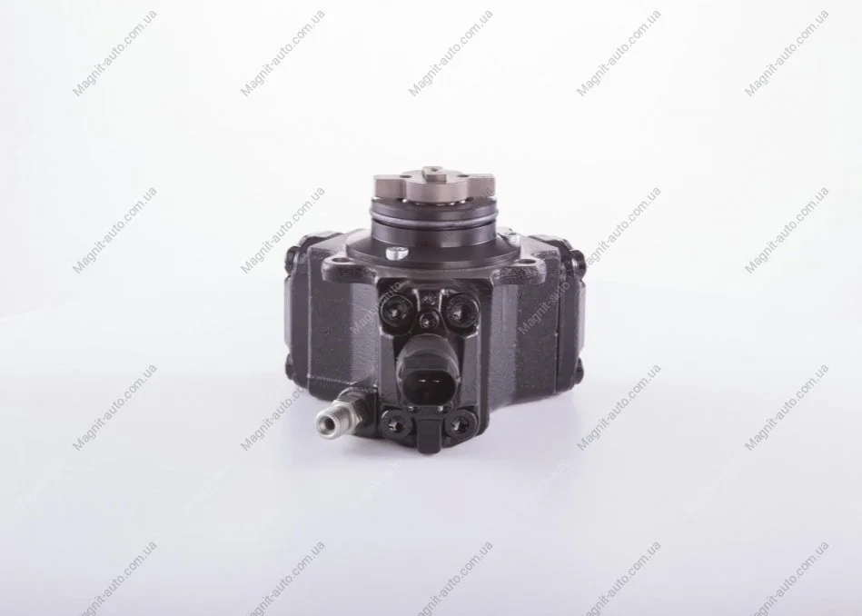 Насос топливной системы MERCEDES SPRINTER 2-T (B901, B902), SPRINTER 3-T (B903), SPRINTER 4-T (B904) 2.1D 04.00-05.06 BOSCH 0 445 010 272 (фото 1)