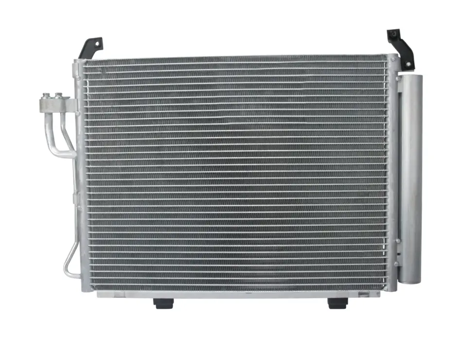 HYUNDAI Радіатор кондиціонера (конденсатор) i10 I 1.0-1.2 08- BOSCH 1986AD2231 (фото 1)