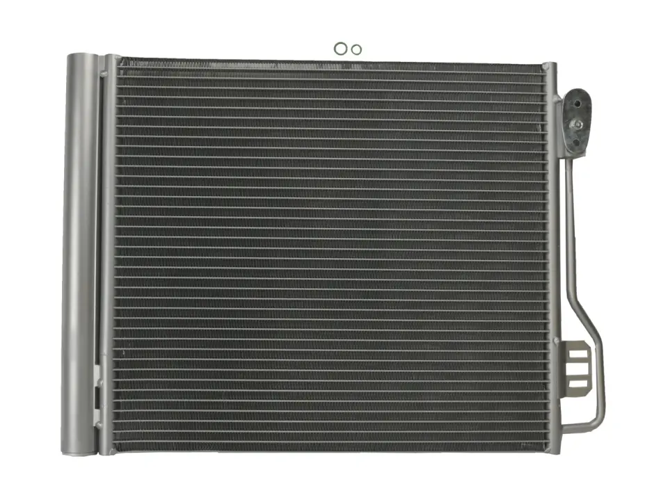 DB Радіатор кондиціонера (конденсатор) з осушувачем Smart Fortwo 07- BOSCH 1986AD2107 (фото 1)